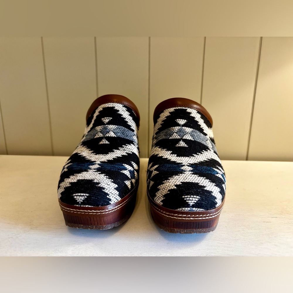 Korks Kork Ease Lori Slide Clog Aztec Fabric Heel Platform 10 Like New! - Picture 3 of 10
